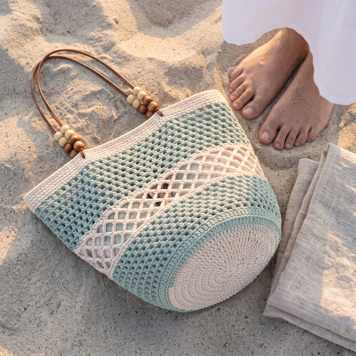 Crochet Beach Bag Pattern PDF, Round Mesh Tote with Lattice Band and Wooden Bead Handles, Summer Market Bag Crochet Pattern