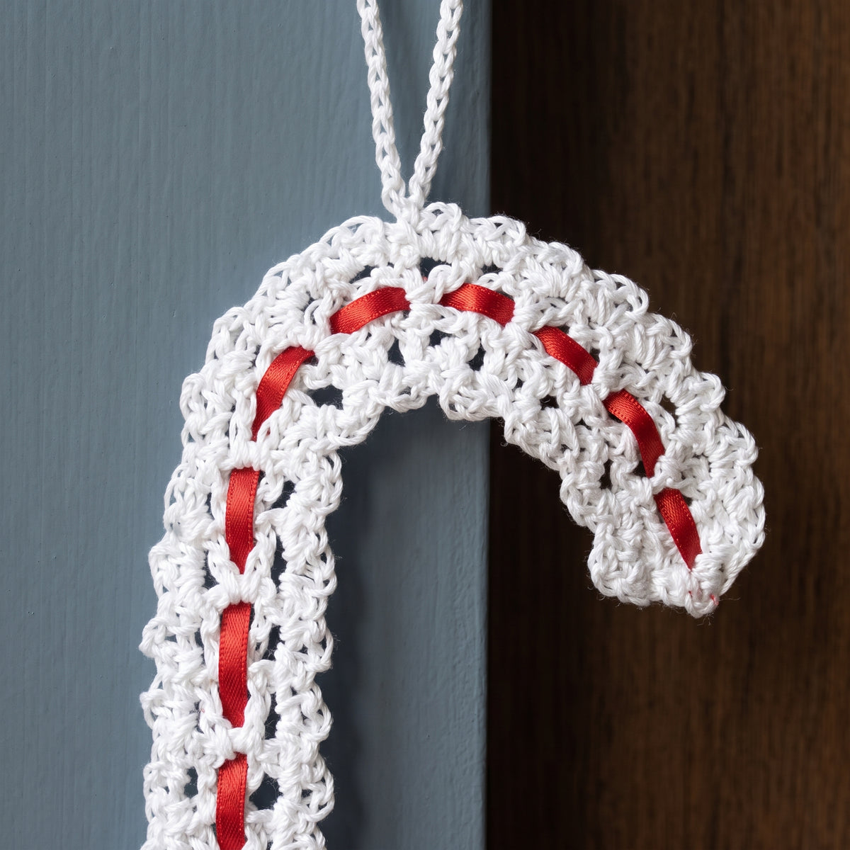 Crochet Candy Cane Ornament Pattern PDF, Thread Crochet Christmas Tree Decoration with Ribbon, Easy Holiday Gift Topper