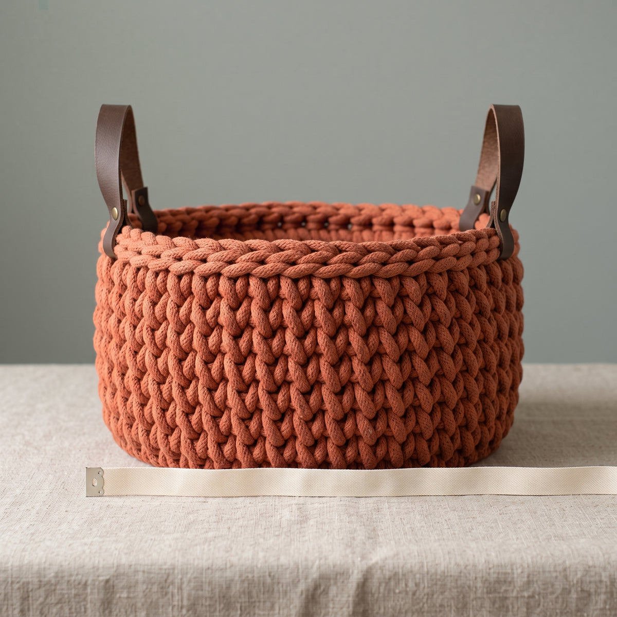 Chunky Crochet Basket Pattern PDF, Leather Handles, Wooden Base