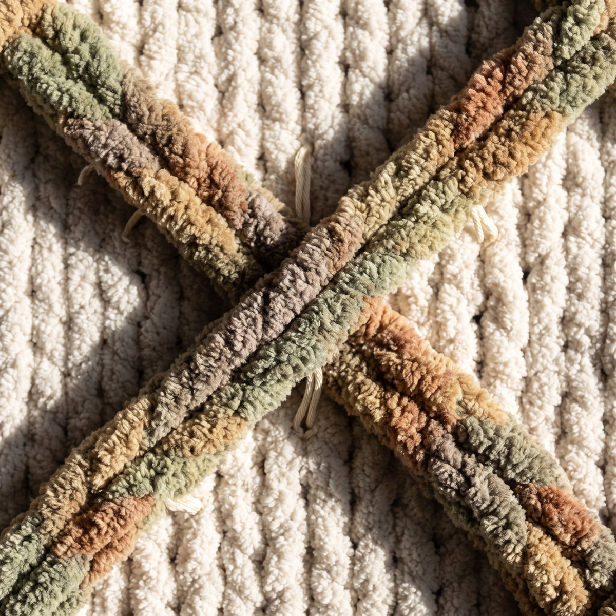 Hand Knit Blanket Pattern PDF | No Needles or Hooks Needed | Diamond Lattice Throw 30x50 in | Chunky Yarn, Instant Download