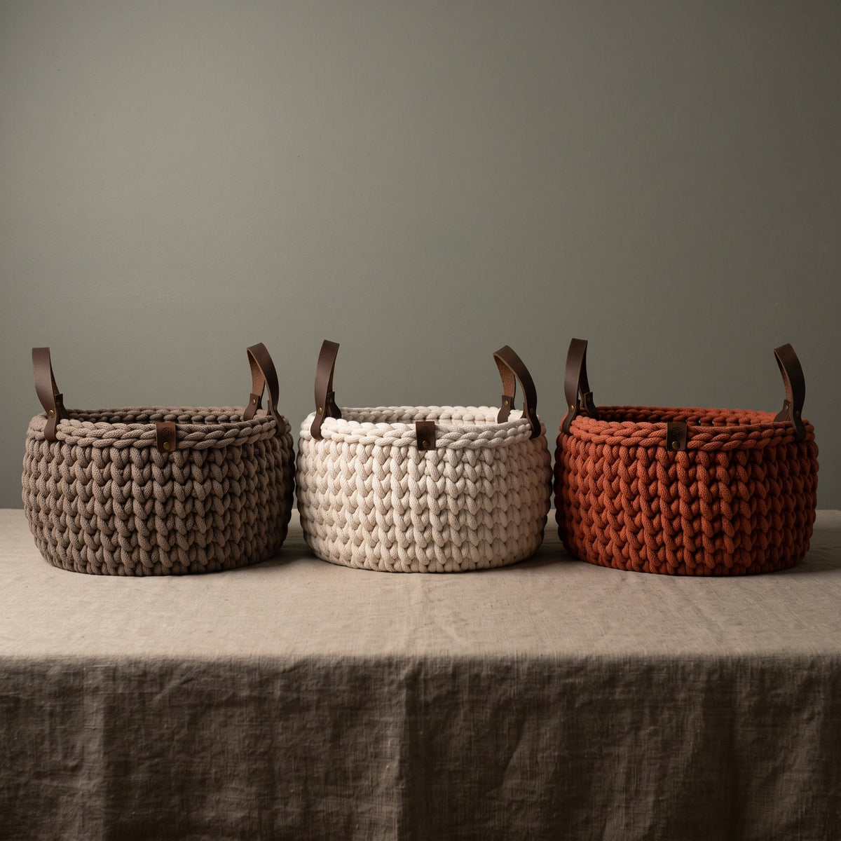 Chunky Crochet Basket Pattern PDF, Leather Handles, Wooden Base