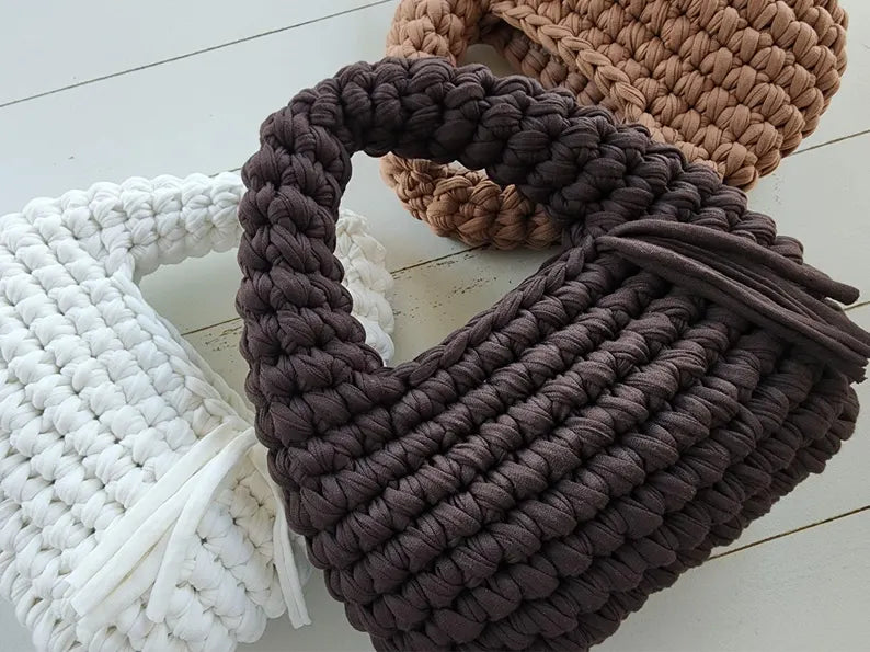 Crochet Bag PATTERN: Lydia T-shirt Yarn Hobo Bag, DIY Chunky Egg Shaped Handbag, Fringed Women Purse Pdf/Video (Digital Download)