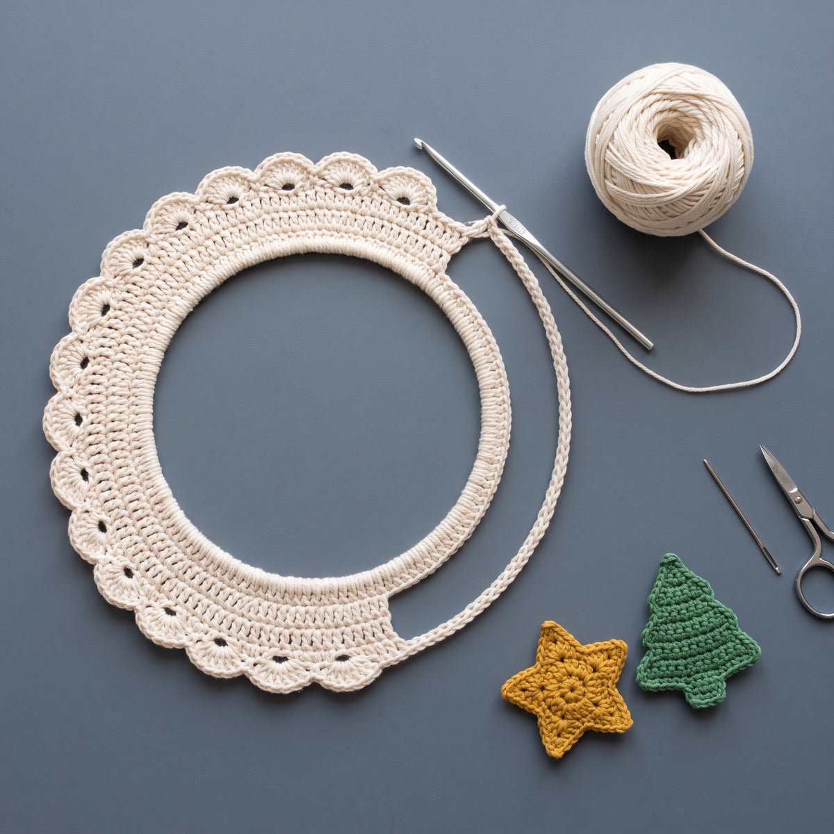 Christmas Reindeer Ornament Crochet Pattern PDF, Snow Globe Bauble